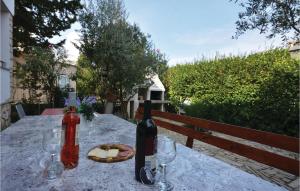 1 Bedroom Awesome Apartment In Stari Grad 
