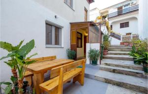2 Bedroom Stunning Home In Sveti Juraj