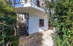 One-Bedroom Apartment In Seget Donji