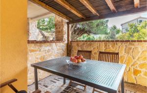 Cozy Apartment In Liznjan