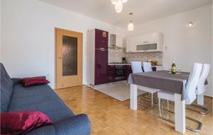 Gorgeous Apartment In Senj With Kitchen 