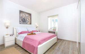 Stunning Home In Praputnjak With House Sea View 