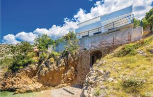 Cozy Apartment In Jablanac