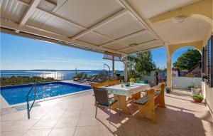 Beautiful Home In Jablanac With Wifi 