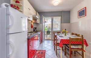 3 Bedroom Stunning Apartment In Rovinj