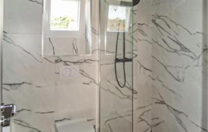 1 Bedroom Nice Home In Peroj