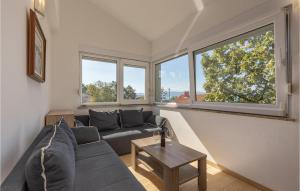 2 Bedroom Pet Friendly Apartment In Njivice 