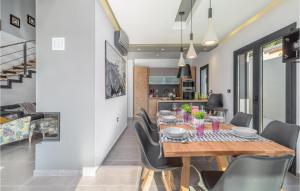3 Bedroom Gorgeous Home In Medulin 