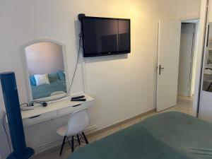 Appartement Standing, Parkings devant le Velodrome