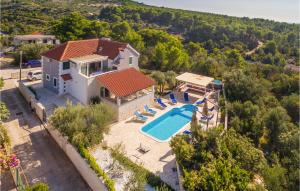 6 Bedroom Gorgeous Home In Milna - 5hvězdičkové hotely ve městě Milna