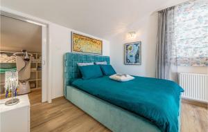 3 Bedroom Nice Apartment In Zadar