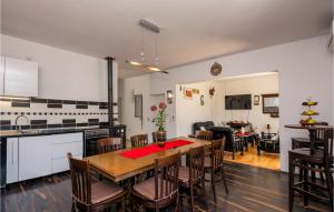 3 Bedroom Pet Friendly Home In Sumet 