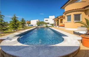 Awesome Apartment In Smrika With Wifi