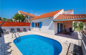2 Bedroom Awesome Home In Maslenica 