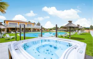 Maisons de vacances Nice Home In Grospierres With Wifi : photos des chambres