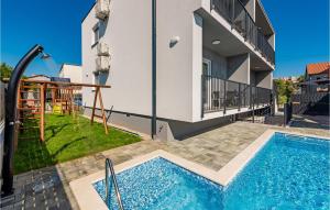 2 Bedroom Awesome Apartment In Zadar