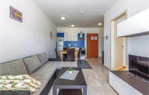 Lovely Apartment In Crikvenica With Wifi 