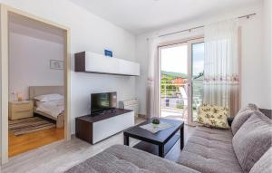 Lovely Apartment In Crikvenica With Wifi 