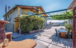 Beautiful Apartment In Bribir