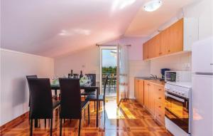 Stunning Apartment In Bribir With Kitchen 