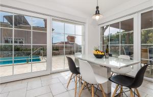 3 Bedroom Stunning Home In Kornic