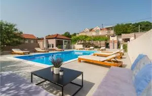 Amazing Apartment In Obrovac Sinjski - Glavice