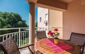 Cozy Apartment In Rijeka With Kitchen