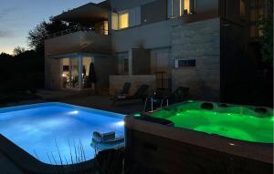 Cozy Home In Posedarje With Sauna