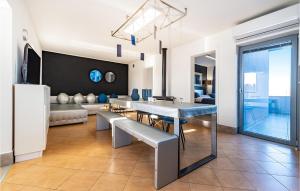 Amazing Home In Zagrad