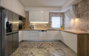 Gorgeous Home In Imotski