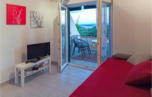 1 Bedroom Lovely Apartment In Koromacno