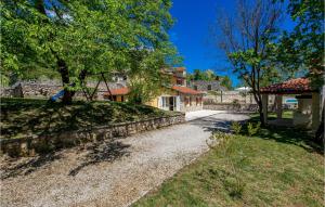 Amazing Home In Moscenice With Wifi 