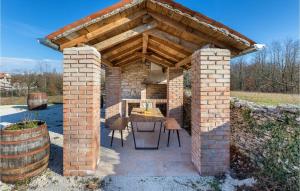Amazing Home In Modrusani With Wifi 