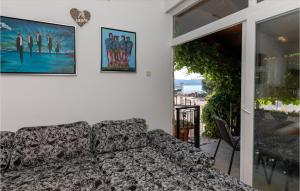 1 Bedroom Stunning Apartment In Komarna