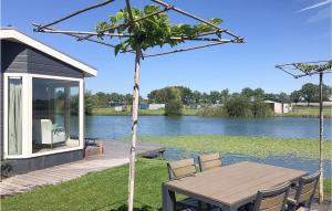 Beautiful Home In Molenschot With Wifi