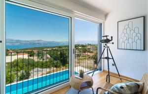 Lovely Home In Supetar Brac 