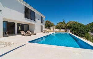 Lovely Home In Supetar Brac