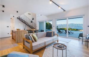 Lovely Home In Supetar Brac