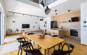 Lovely Home In Supetar Brac