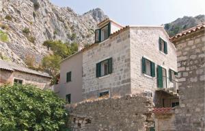 3 Bedroom Lovely Apartment In Omis