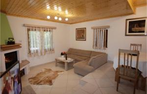 Beautiful Home In Breze With Jacuzzi