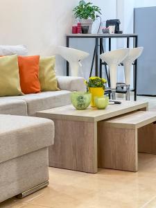 SpaceSix "DownTown Premium Loft" by #Gimispace Rentals