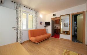 2 Bedroom Awesome Apartment In Nin 