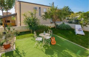 Amazing Apartment In Vrsi-Mulo With Kitchen 