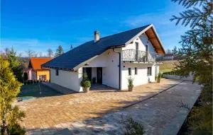 Awesome Home In Benkovac Fuzinski - Lič