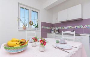 1 Bedroom Gorgeous Apartment In Pakostane 