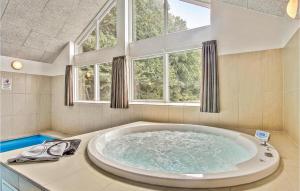 Holiday Home Kronens Have Tranekær Vi