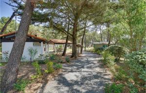 Maisons de vacances Beautiful Home In La Faute-Sur-Mer : photos des chambres