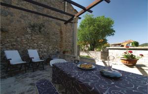 Three-Bedroom Holiday Home In Blato