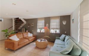 Gorgeous Home In Wemeldinge With Wifi